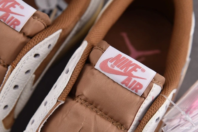 Cheap MAX x Travis Scott AJ OG DM7866-106 SP Low 1 0824
